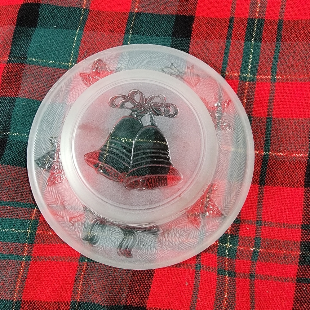 Celebrations 8" Frosted Seasons Greetings Glass Plate - Picture 3 of 4